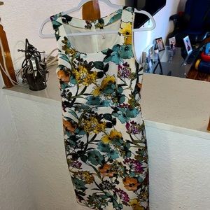 💖💐Vibrant Floral Midi Dress Size 4💐💖